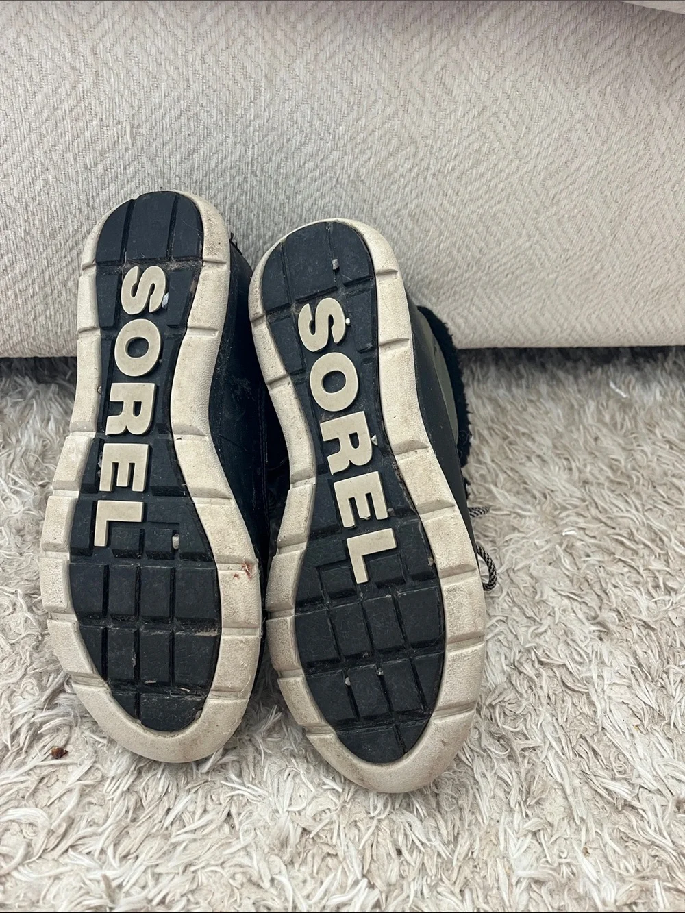 Sorel Olive Green and Black Lace-Up Sherpa Boot